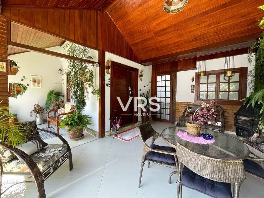 Casa de Condomínio com 4 quartos à venda, 199m2 em Granja Guarani, Teresopolis - RJ - imagem 4 Foto 4 de Casa de Condomínio com 4 quartos à venda, 199m2 em Granja Guarani, Teresopolis - RJ