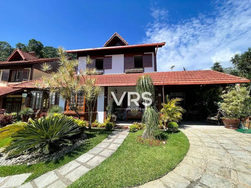 Casa de Condomínio com 4 quartos à venda, 199m2 em Granja Guarani, Teresopolis - RJ - imagem 3 Foto 3 de Casa de Condomínio com 4 quartos à venda, 199m2 em Granja Guarani, Teresopolis - RJ