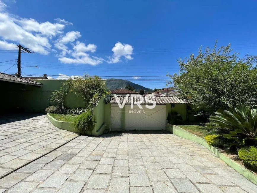 Casa com 4 quartos à venda, 986m2 em Parque do Ingá, Teresopolis - RJ - imagem 3 Foto 3 de Casa com 4 quartos à venda, 986m2 em Parque do Ingá, Teresopolis - RJ