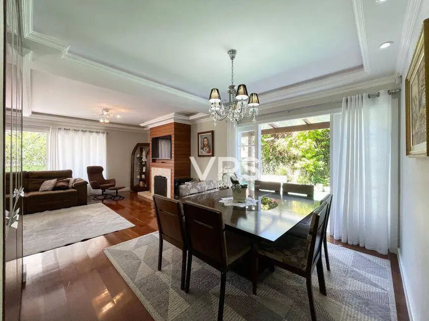Casa com 4 quartos à venda, 623m2 em Parque do Ingá, Teresopolis - RJ - imagem 8 Foto 8 de Casa com 4 quartos à venda, 623m2 em Parque do Ingá, Teresopolis - RJ