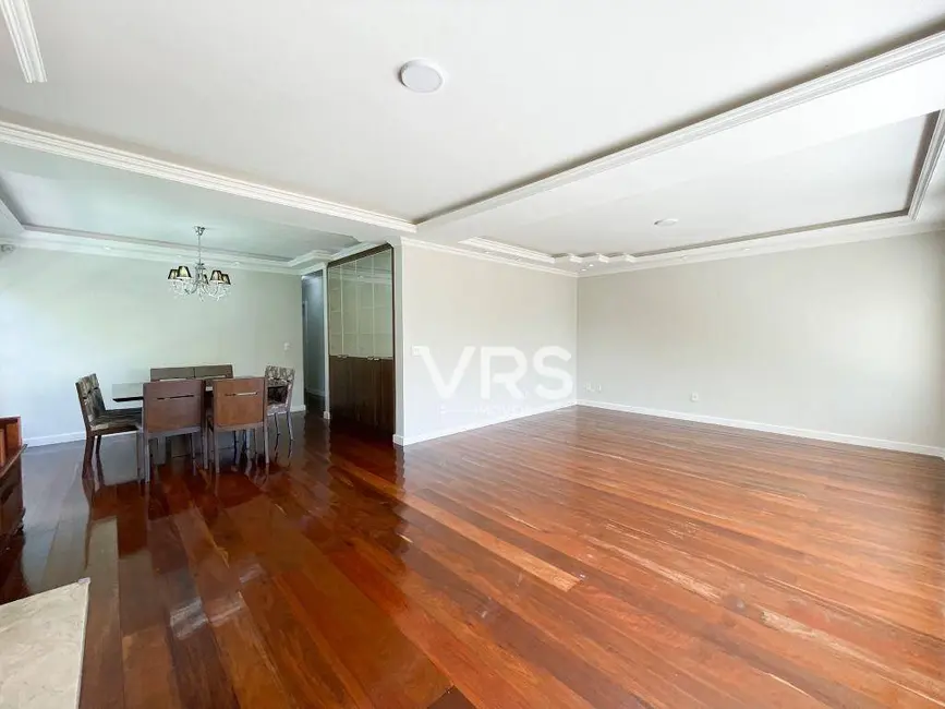 Casa com 4 quartos à venda, 986m2 em Parque do Ingá, Teresopolis - RJ - imagem 8 Foto 8 de Casa com 4 quartos à venda, 986m2 em Parque do Ingá, Teresopolis - RJ