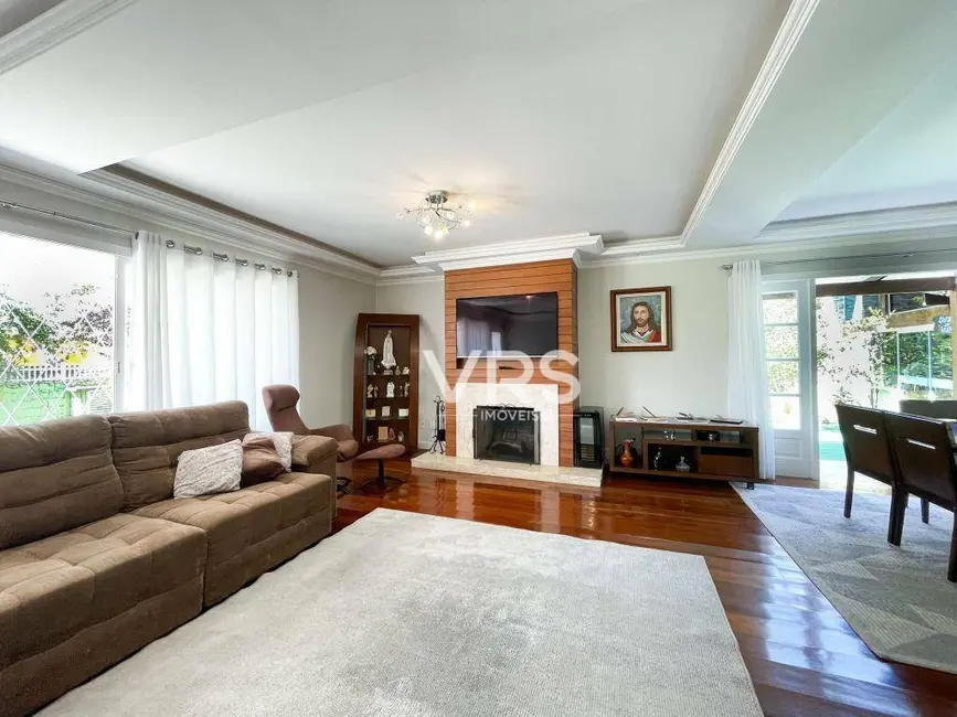 Casa com 4 quartos à venda, 623m2 em Parque do Ingá, Teresopolis - RJ - imagem 5 Foto 5 de Casa com 4 quartos à venda, 623m2 em Parque do Ingá, Teresopolis - RJ