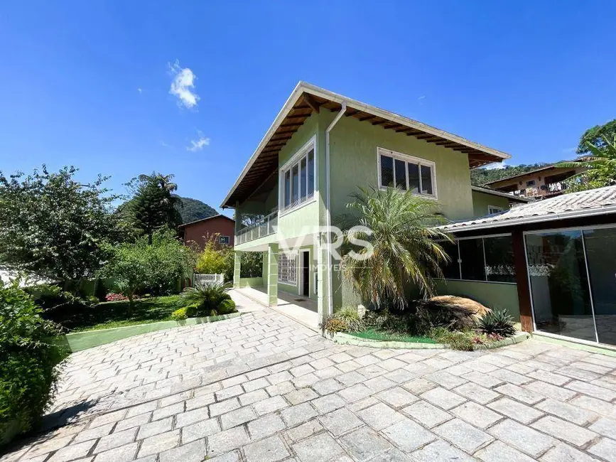Casa com 4 quartos à venda, 986m2 em Parque do Ingá, Teresopolis - RJ - imagem 2 Foto 2 de Casa com 4 quartos à venda, 986m2 em Parque do Ingá, Teresopolis - RJ