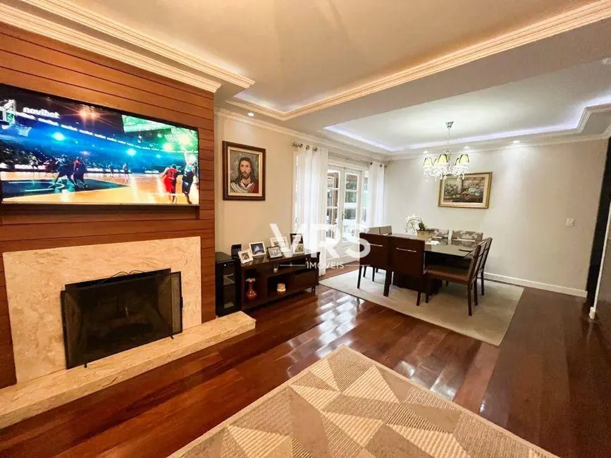 Casa com 4 quartos à venda, 986m2 em Parque do Ingá, Teresopolis - RJ - imagem 6 Foto 6 de Casa com 4 quartos à venda, 986m2 em Parque do Ingá, Teresopolis - RJ