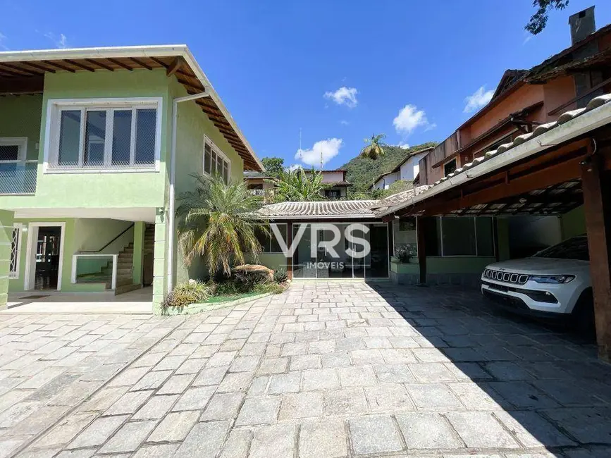 Casa com 4 quartos à venda, 986m2 em Parque do Ingá, Teresopolis - RJ - imagem 4 Foto 4 de Casa com 4 quartos à venda, 986m2 em Parque do Ingá, Teresopolis - RJ
