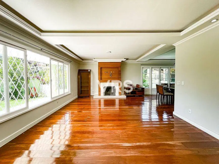 Foto 4 de Casa com 4 quartos à venda, 623m2 em Parque do Ingá, Teresopolis - RJ