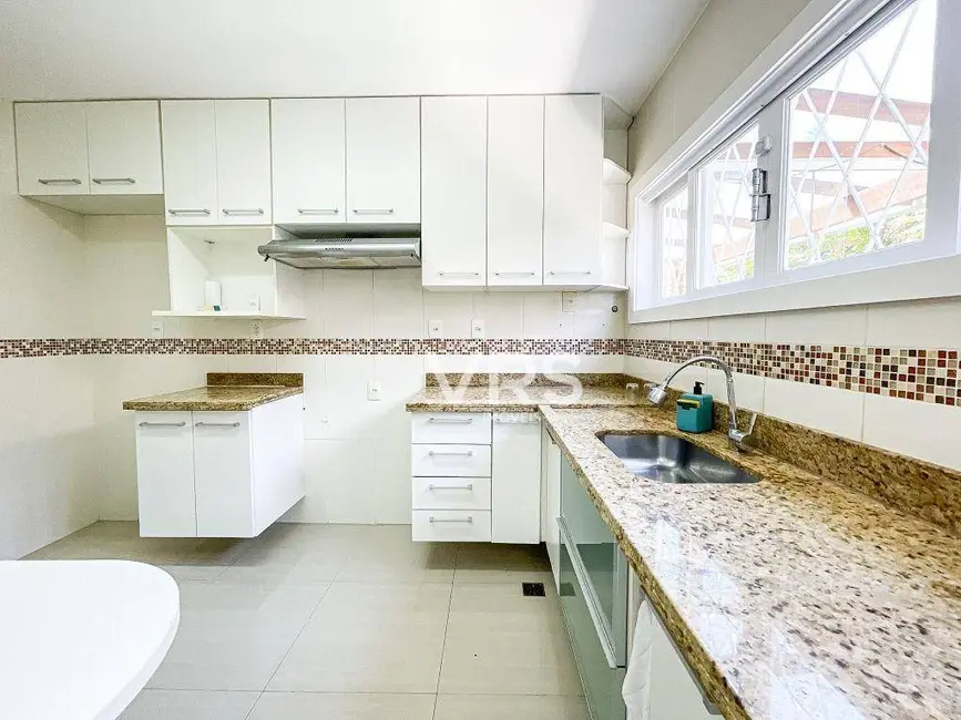 Foto 9 de Casa com 4 quartos à venda, 623m2 em Parque do Ingá, Teresopolis - RJ