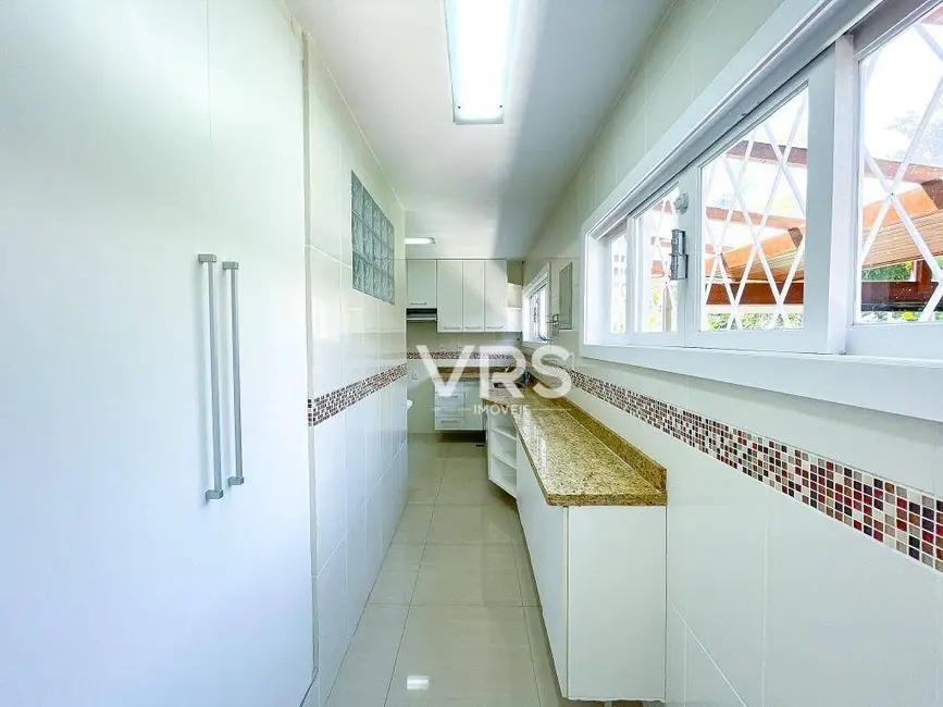 Foto 9 de Casa com 4 quartos à venda, 623m2 em Parque do Ingá, Teresopolis - RJ