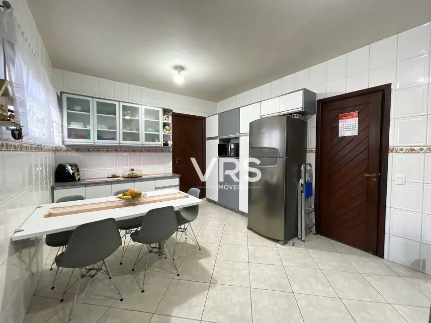 Foto 9 de Casa com 3 quartos à venda, 750m2 em Várzea, Teresopolis - RJ