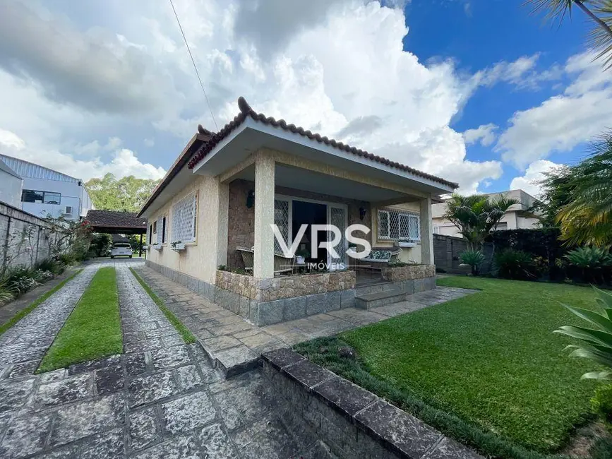 Foto 1 de Casa com 3 quartos à venda, 750m2 em Várzea, Teresopolis - RJ
