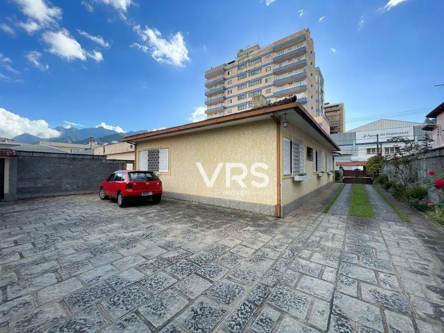 Foto 2 de Casa com 3 quartos à venda, 750m2 em Várzea, Teresopolis - RJ