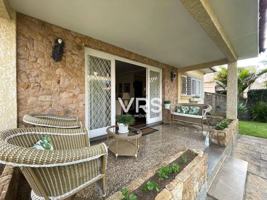 Foto 3 de Casa com 3 quartos à venda, 750m2 em Várzea, Teresopolis - RJ