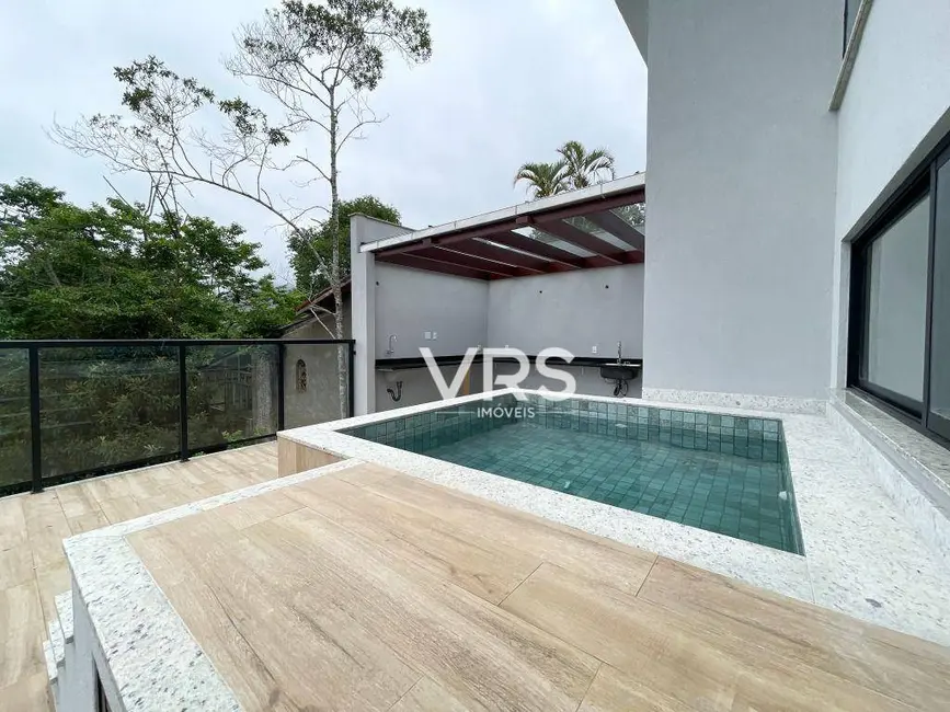 Foto 1 de Casa de Condomínio com 4 quartos à venda, 250m2 em Tijuca, Teresopolis - RJ