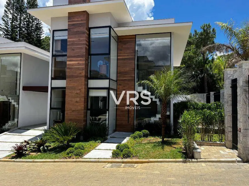 Foto 2 de Casa de Condomínio com 4 quartos à venda, 203m2 em Tijuca, Teresopolis - RJ