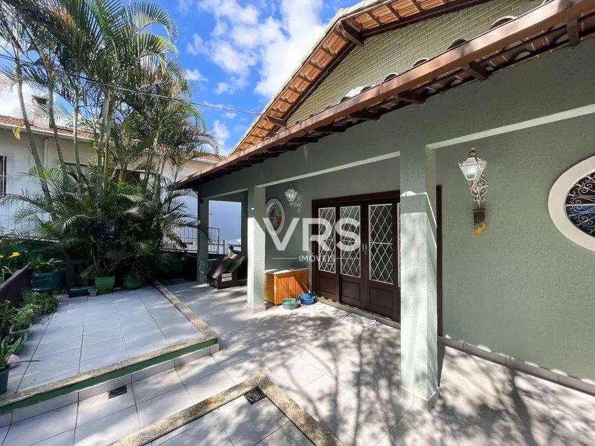 Casa com 4 quartos à venda, 596m2 em Carlos Guinle, Teresopolis - RJ - imagem 4 Foto 4 de Casa com 4 quartos à venda, 596m2 em Carlos Guinle, Teresopolis - RJ