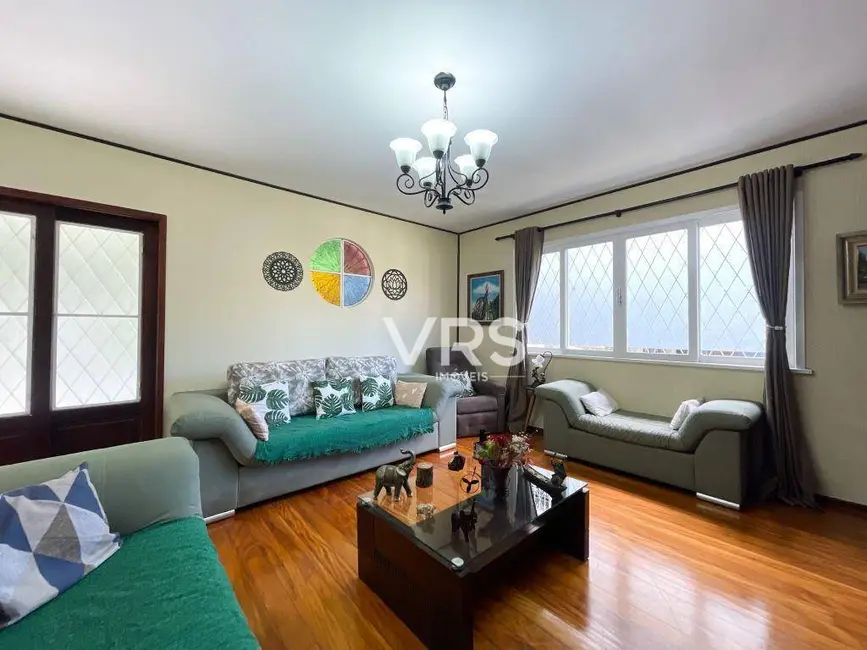 Casa com 4 quartos à venda, 596m2 em Carlos Guinle, Teresopolis - RJ - imagem 7 Foto 7 de Casa com 4 quartos à venda, 596m2 em Carlos Guinle, Teresopolis - RJ