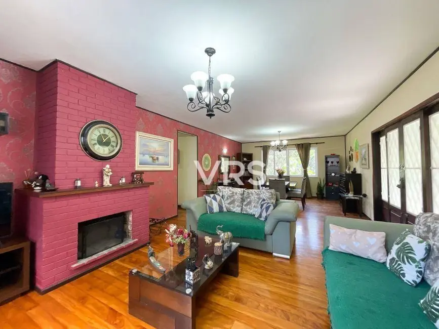 Casa com 4 quartos à venda, 596m2 em Carlos Guinle, Teresopolis - RJ - imagem 8 Foto 8 de Casa com 4 quartos à venda, 596m2 em Carlos Guinle, Teresopolis - RJ