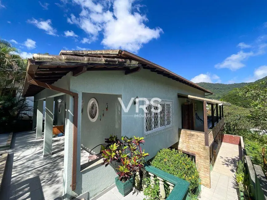 Casa com 4 quartos à venda, 596m2 em Carlos Guinle, Teresopolis - RJ - imagem 5 Foto 5 de Casa com 4 quartos à venda, 596m2 em Carlos Guinle, Teresopolis - RJ