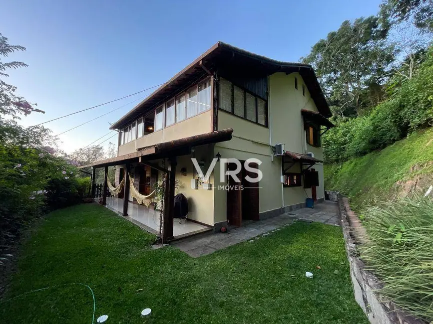 Foto 1 de Casa de Condomínio com 3 quartos à venda, 550m2 em Pimenteiras, Teresopolis - RJ