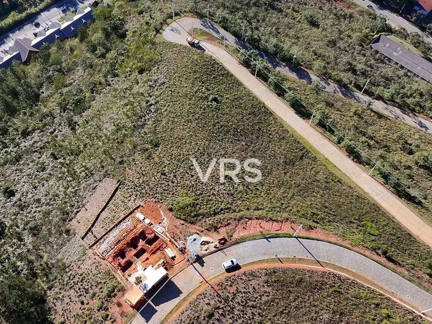 Foto 3 de Terreno / Lote à venda, 899m2 em Albuquerque, Teresopolis - RJ