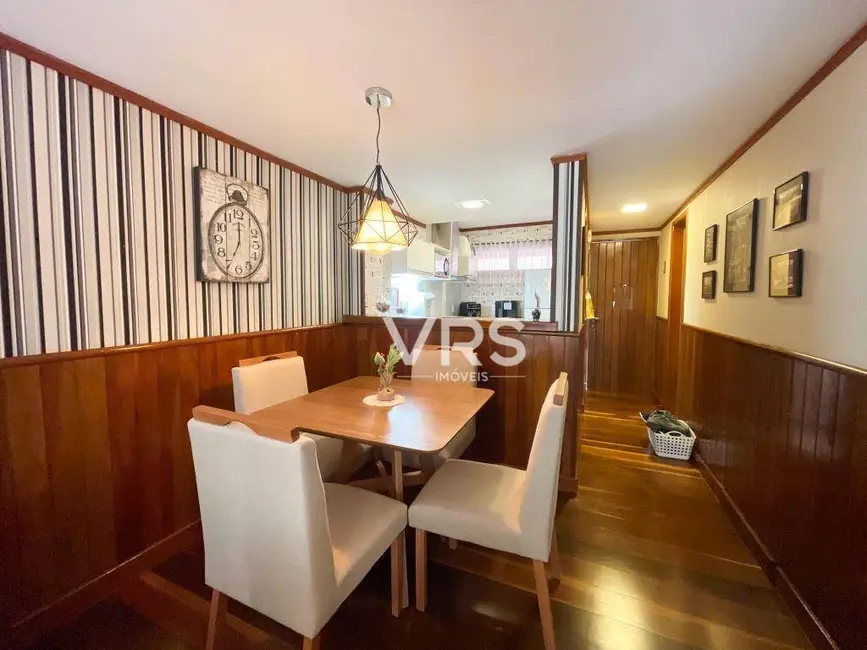 Apartamento com 2 quartos para alugar, 65m2 em Albuquerque, Teresopolis - RJ - imagem 8 Foto 8 de Apartamento com 2 quartos para alugar, 65m2 em Albuquerque, Teresopolis - RJ