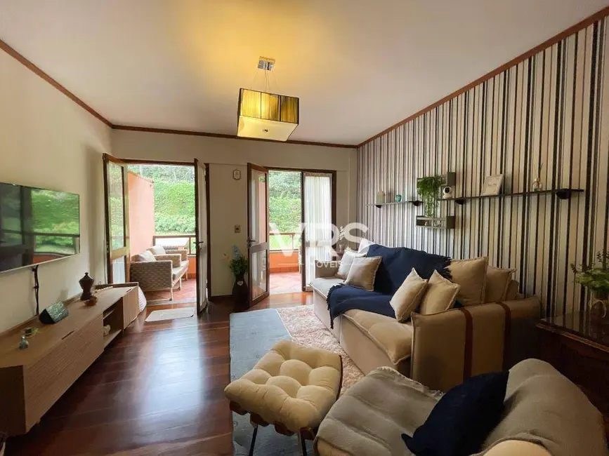 Apartamento com 2 quartos para alugar, 65m2 em Albuquerque, Teresopolis - RJ - imagem 5 Foto 5 de Apartamento com 2 quartos para alugar, 65m2 em Albuquerque, Teresopolis - RJ