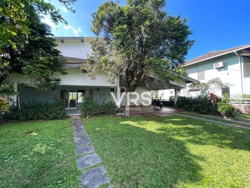 Foto 1 de Casa de Condomínio com 5 quartos à venda, 1800m2 em Carlos Guinle, Teresopolis - RJ