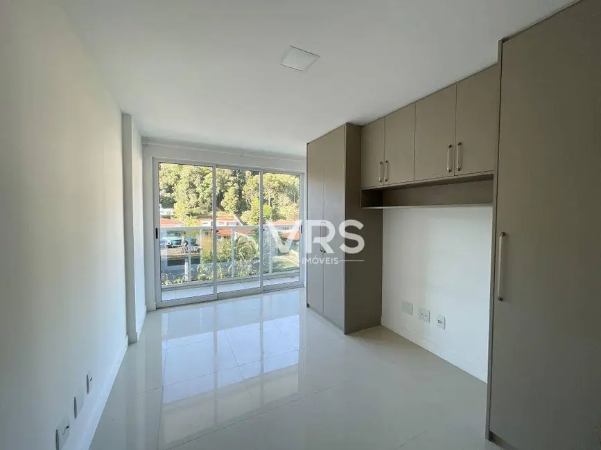 Foto 1 de Apartamento com 1 quarto à venda, 52m2 em Várzea, Teresopolis - RJ