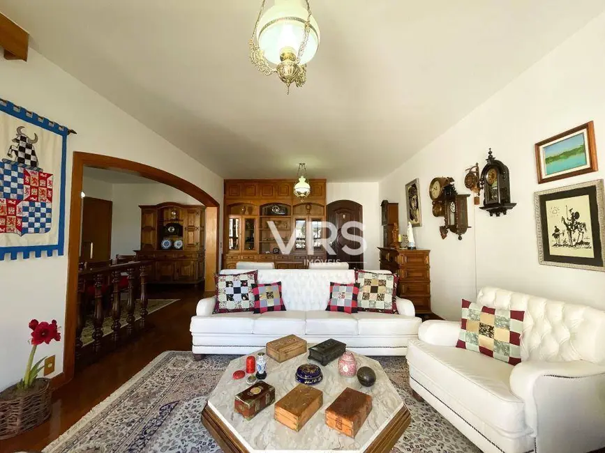 Foto 1 de Apartamento com 4 quartos à venda, 167m2 em Agriões, Teresopolis - RJ