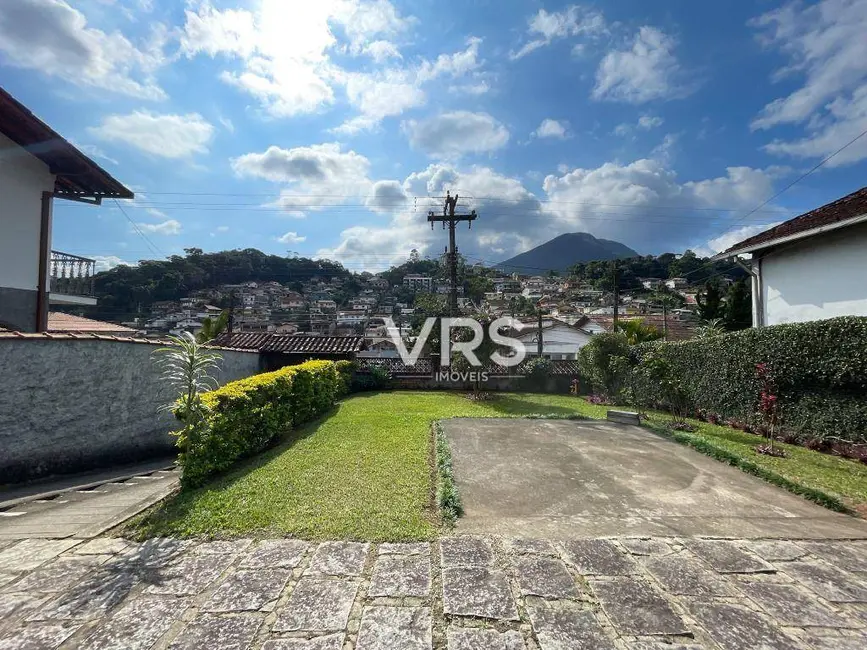Foto 2 de Casa com 3 quartos à venda, 480m2 em Tijuca, Teresopolis - RJ