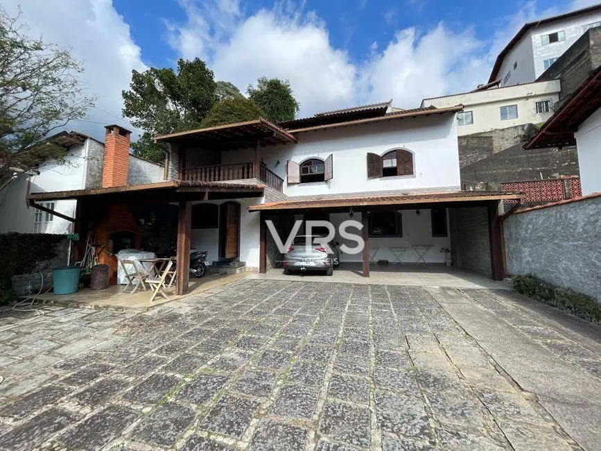 Foto 3 de Casa com 3 quartos à venda, 480m2 em Tijuca, Teresopolis - RJ