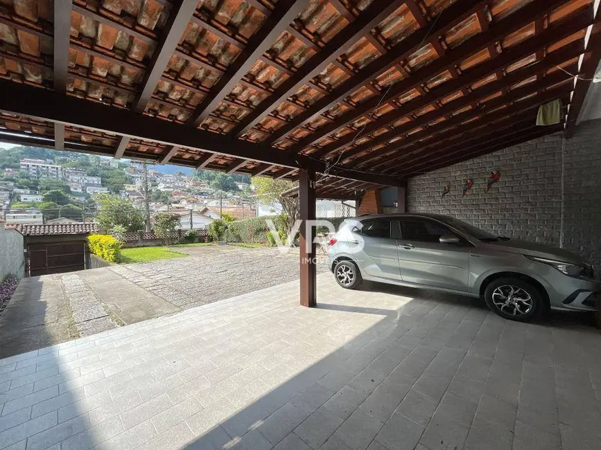 Foto 5 de Casa com 3 quartos à venda, 480m2 em Tijuca, Teresopolis - RJ