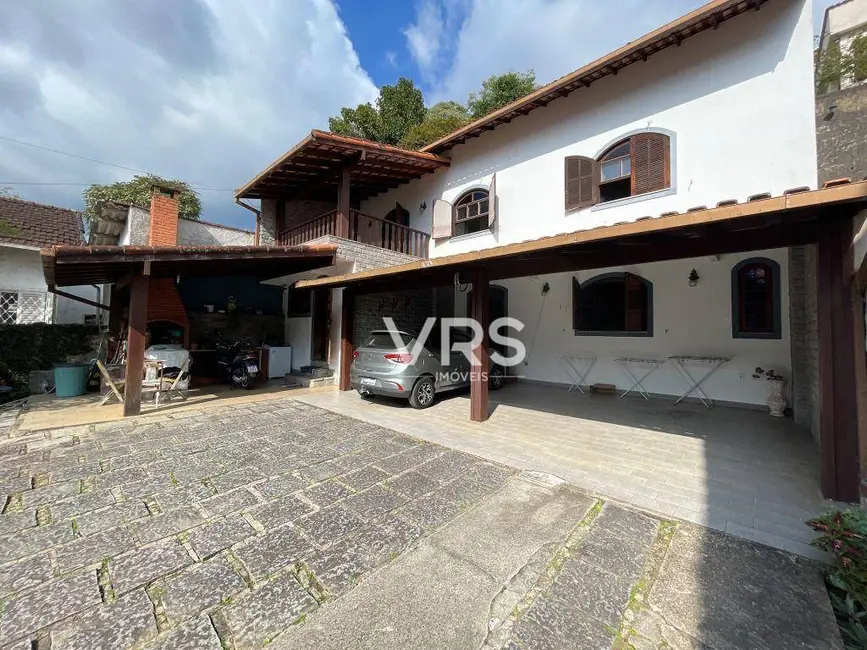 Foto 4 de Casa com 3 quartos à venda, 480m2 em Tijuca, Teresopolis - RJ