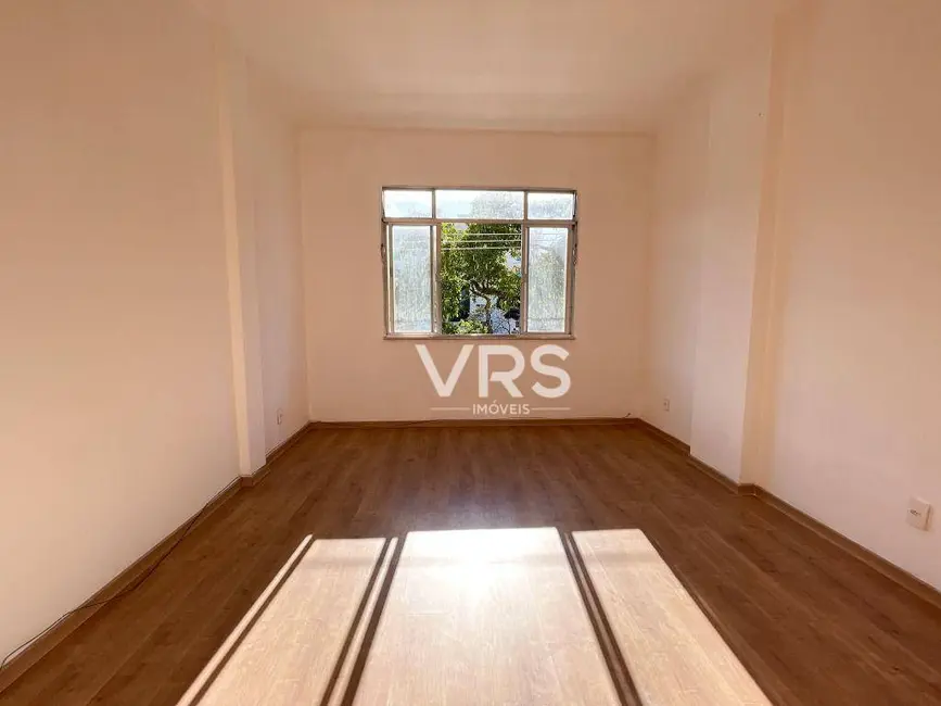 Foto 1 de Apartamento com 1 quarto à venda e para alugar, 31m2 em Várzea, Teresopolis - RJ