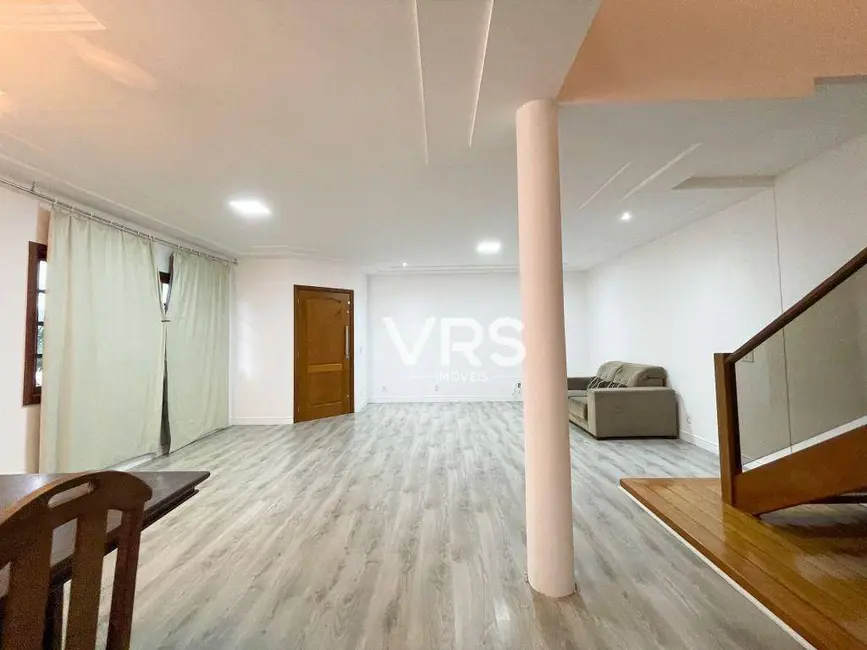 Casa com 4 quartos à venda, 486m2 em Panorama, Teresopolis - RJ - imagem 9 Foto 9 de Casa com 4 quartos à venda, 486m2 em Panorama, Teresopolis - RJ