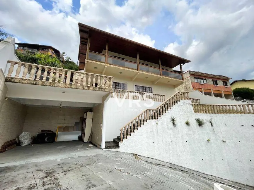 Casa com 4 quartos à venda, 486m2 em Panorama, Teresopolis - RJ - imagem 4 Foto 4 de Casa com 4 quartos à venda, 486m2 em Panorama, Teresopolis - RJ