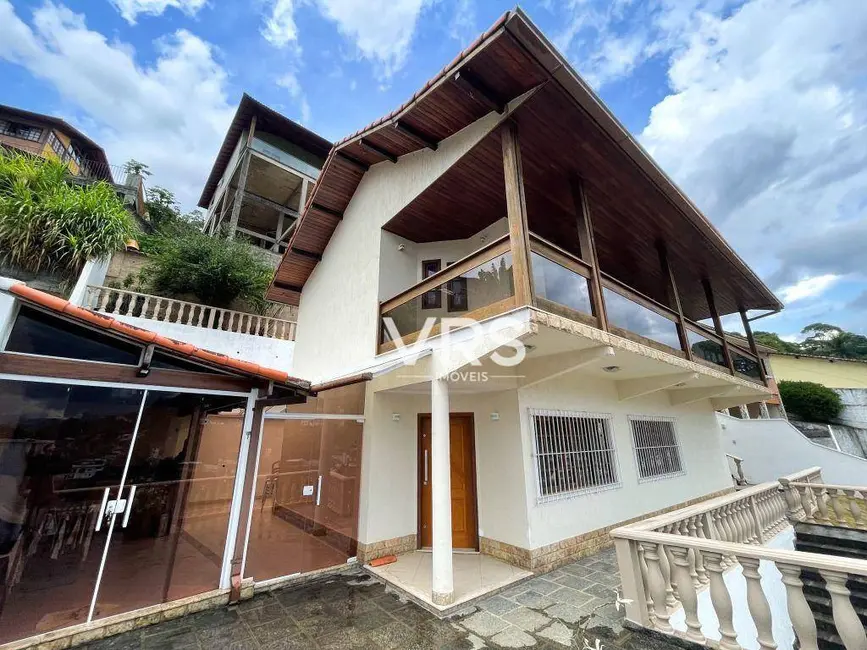 Casa com 4 quartos à venda, 486m2 em Panorama, Teresopolis - RJ - imagem 2 Foto 2 de Casa com 4 quartos à venda, 486m2 em Panorama, Teresopolis - RJ