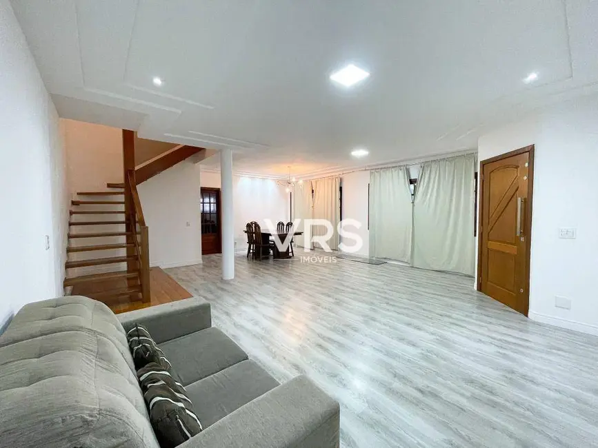 Casa com 4 quartos à venda, 486m2 em Panorama, Teresopolis - RJ - imagem 7 Foto 7 de Casa com 4 quartos à venda, 486m2 em Panorama, Teresopolis - RJ