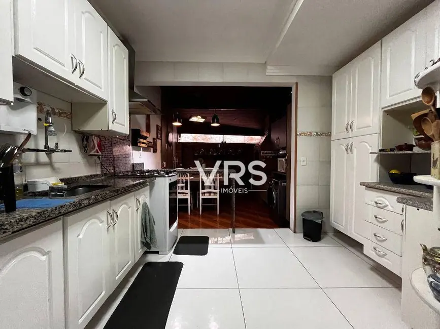 Casa de Condomínio com 3 quartos à venda, 40m2 em Pimenteiras, Teresopolis - RJ - imagem 9 Foto 9 de Casa de Condomínio com 3 quartos à venda, 40m2 em Pimenteiras, Teresopolis - RJ