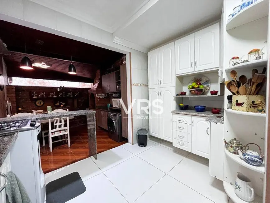 Casa de Condomínio com 3 quartos à venda, 40m2 em Pimenteiras, Teresopolis - RJ - imagem 7 Foto 7 de Casa de Condomínio com 3 quartos à venda, 40m2 em Pimenteiras, Teresopolis - RJ