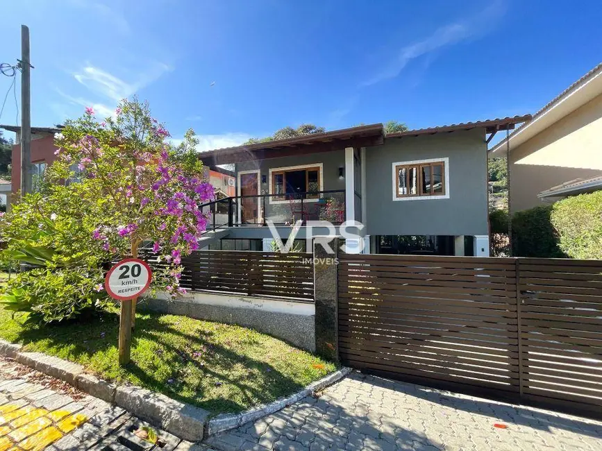 Foto 1 de Casa de Condomínio com 4 quartos à venda, 288m2 em Golfe, Teresopolis - RJ