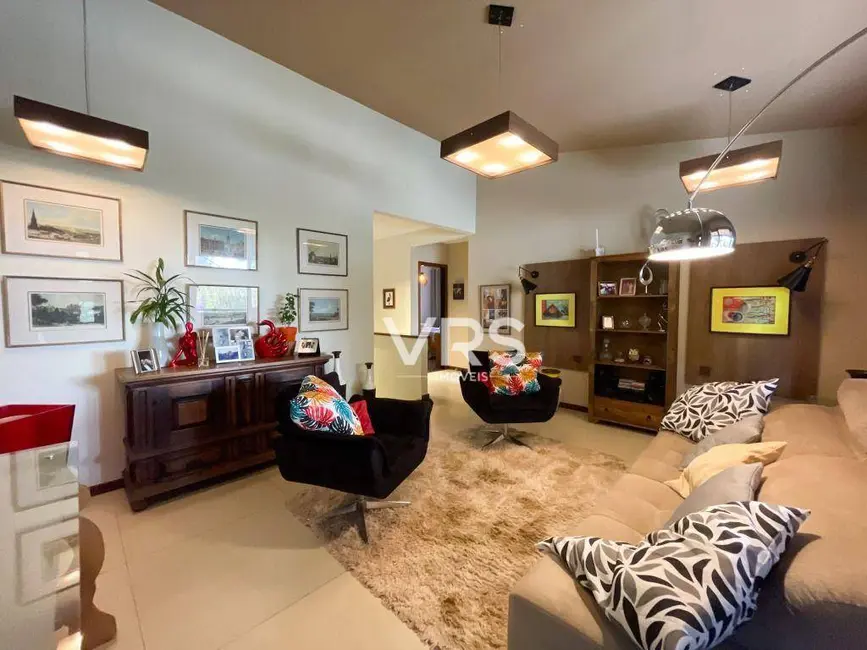 Foto 8 de Casa de Condomínio com 4 quartos à venda, 288m2 em Golfe, Teresopolis - RJ