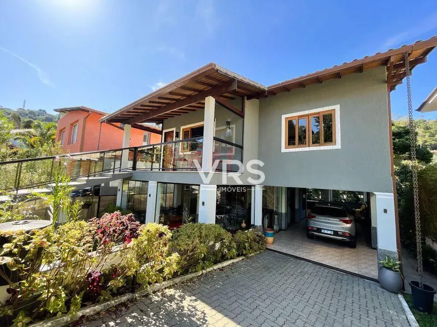 Foto 1 de Casa de Condomínio com 4 quartos à venda, 288m2 em Golfe, Teresopolis - RJ