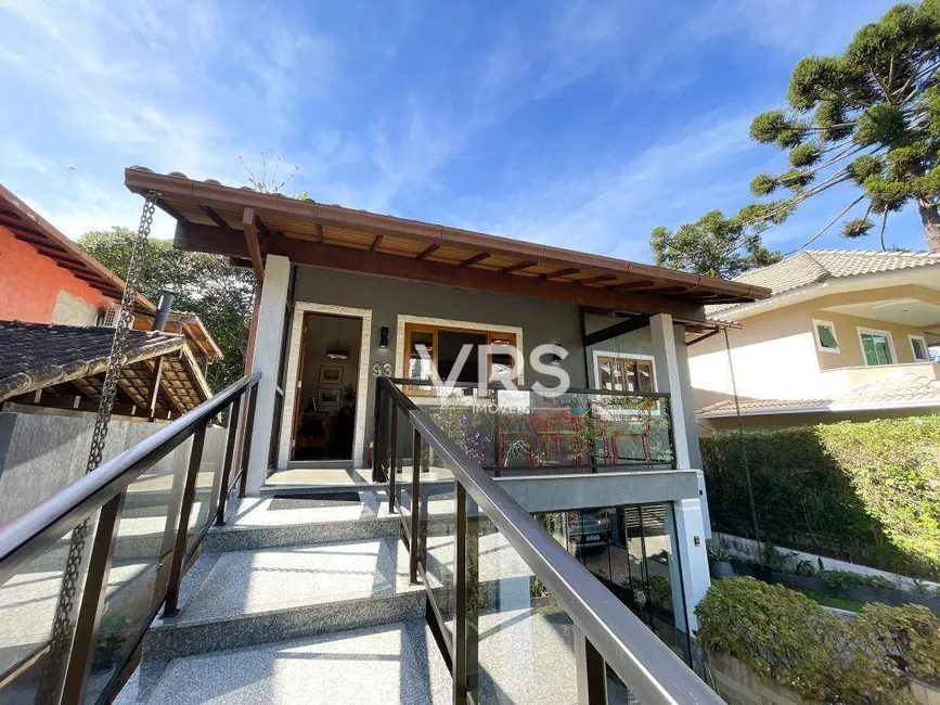 Foto 4 de Casa de Condomínio com 4 quartos à venda, 288m2 em Golfe, Teresopolis - RJ