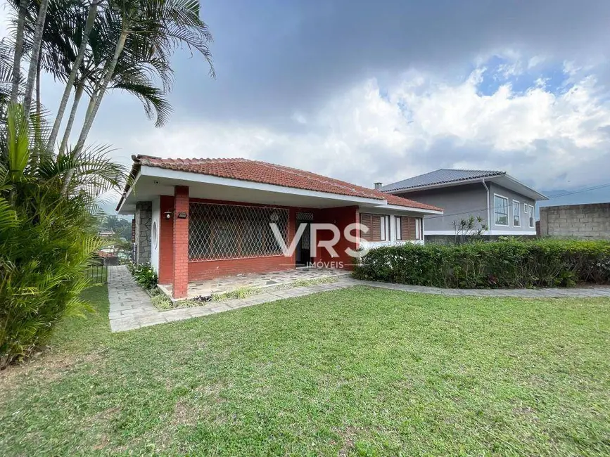 Foto 1 de Casa com 3 quartos à venda, 800m2 em Barroso, Teresopolis - RJ