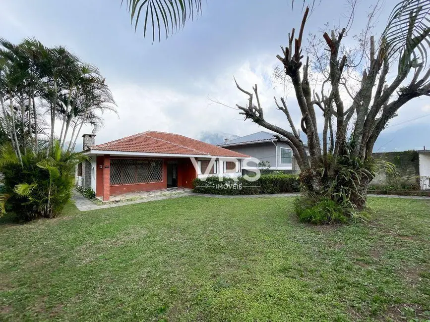 Foto 2 de Casa com 3 quartos à venda, 800m2 em Barroso, Teresopolis - RJ
