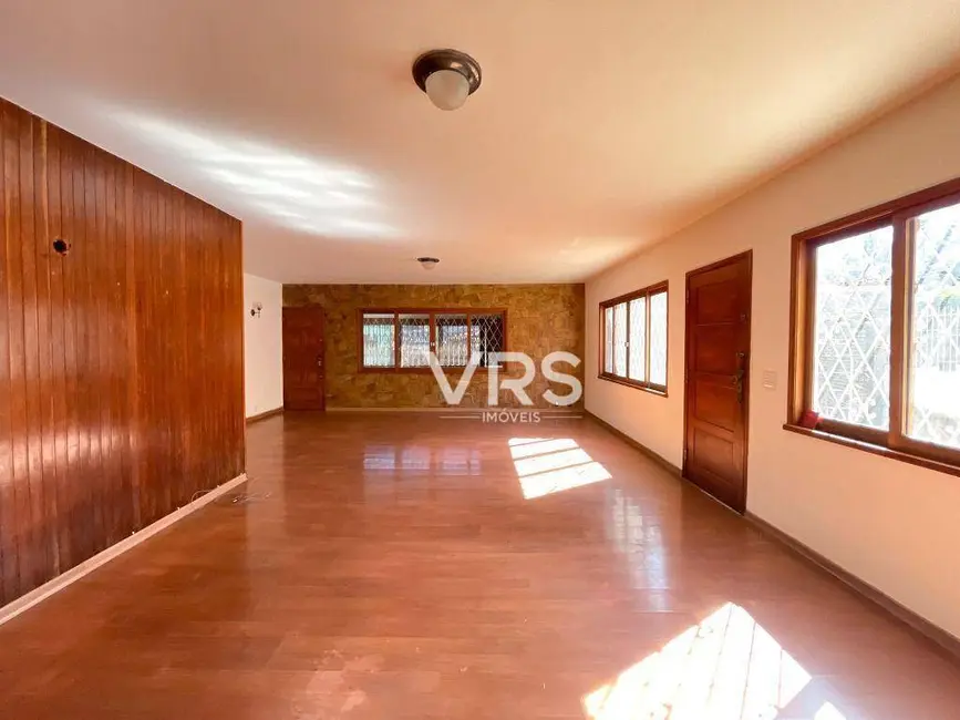 Foto 3 de Casa com 3 quartos à venda, 425m2 em Parque São Luiz, Teresopolis - RJ