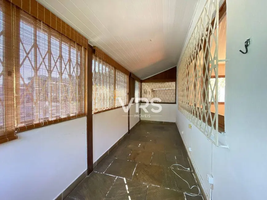 Foto 6 de Casa com 3 quartos à venda, 425m2 em Parque São Luiz, Teresopolis - RJ