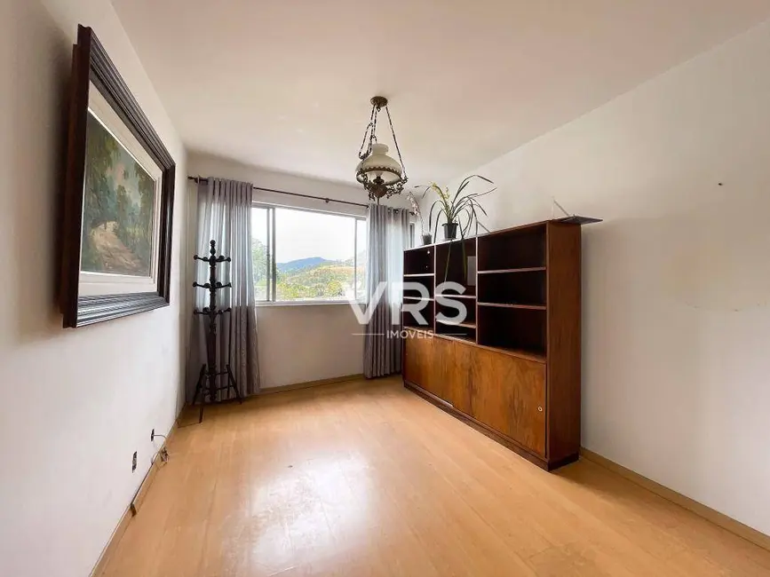Foto 1 de Apartamento com 1 quarto à venda, 50m2 em Várzea, Teresopolis - RJ