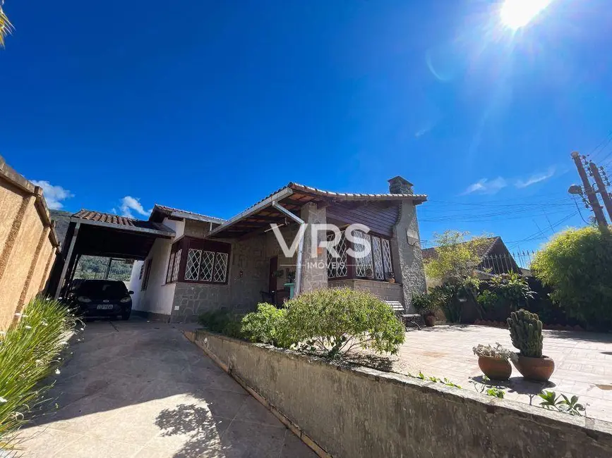 Foto 1 de Casa com 3 quartos à venda, 480m2 em Jardim Cascata, Teresopolis - RJ